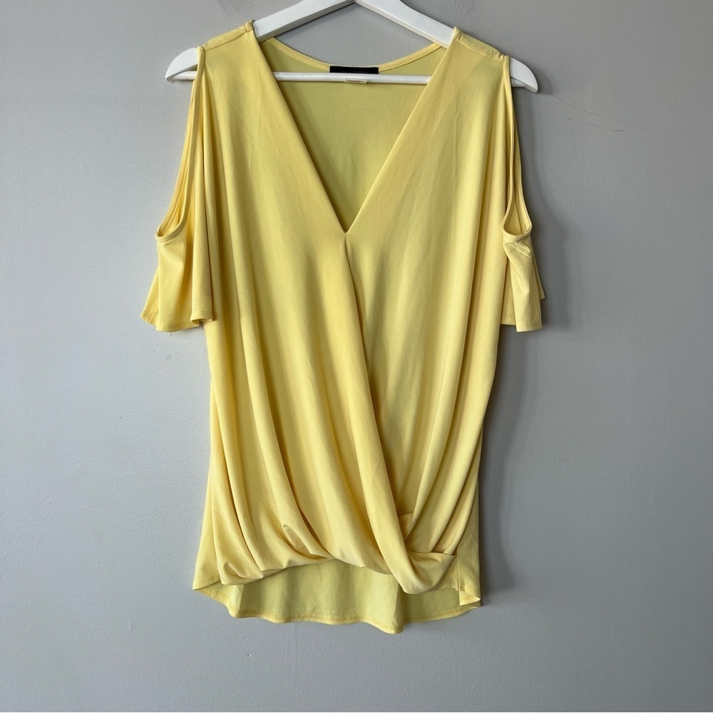 Jennie & Marlis‎ Yellow V-Neck Drape Cold Shoulder Top Medium